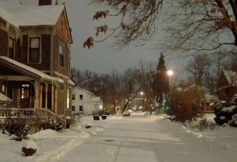 Innisfree Bed & Breakfast