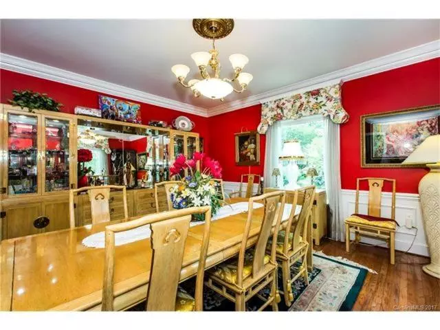 Matthews Manor Bed & Breakfast