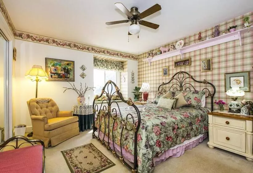 Matthews Manor Bed & Breakfast