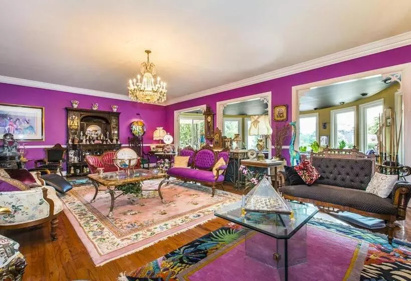 Matthews Manor Bed & Breakfast