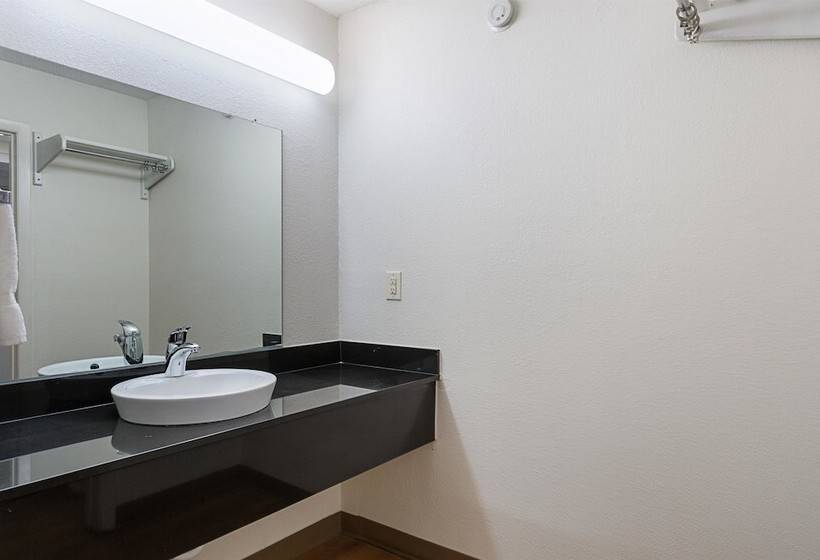 Motel 6 Bells, Tn   Brownsville