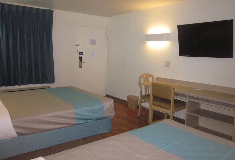 Motel 6 Bells, Tn   Brownsville