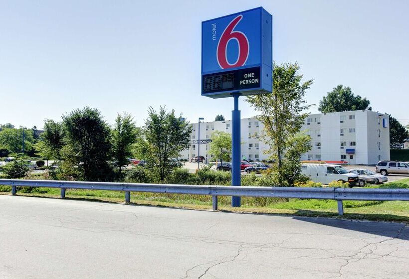 Motel 6 Portland, Me