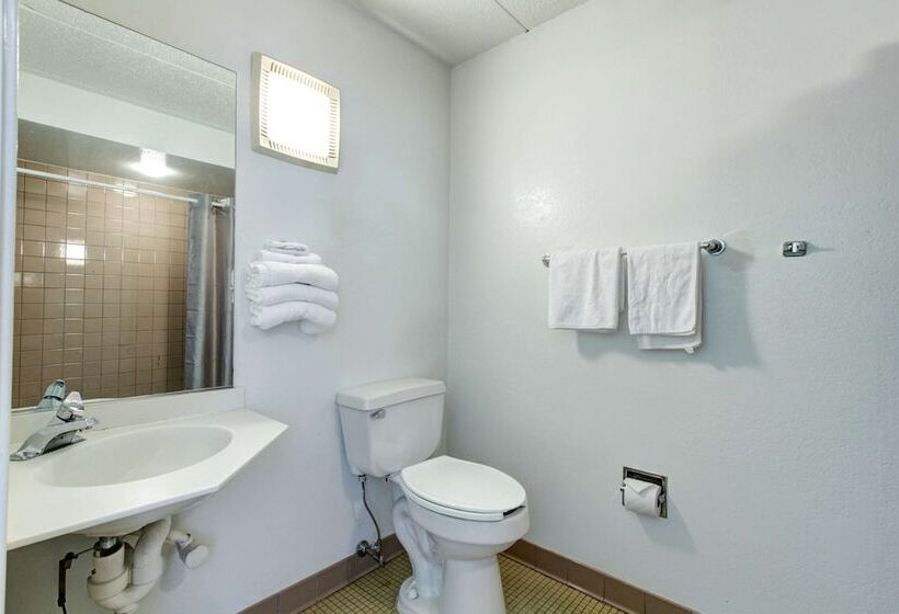 Motel 6 Portland, Me