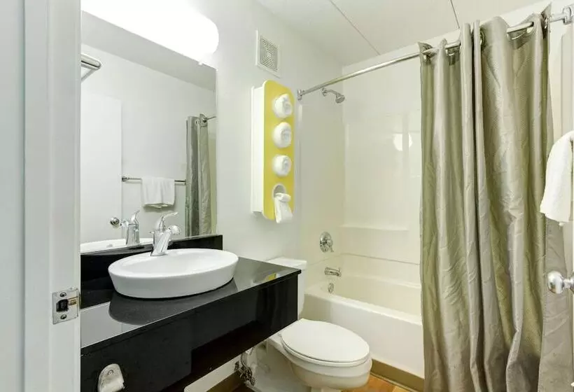 Motel 6 Portland, Me