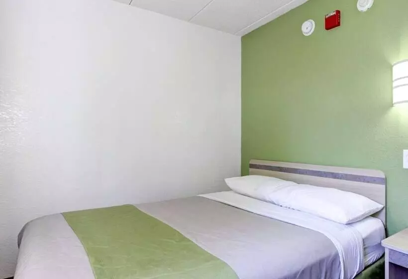 Motel 6 Portland, Me