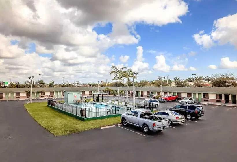 모텔 Budget Host Inn Florida City