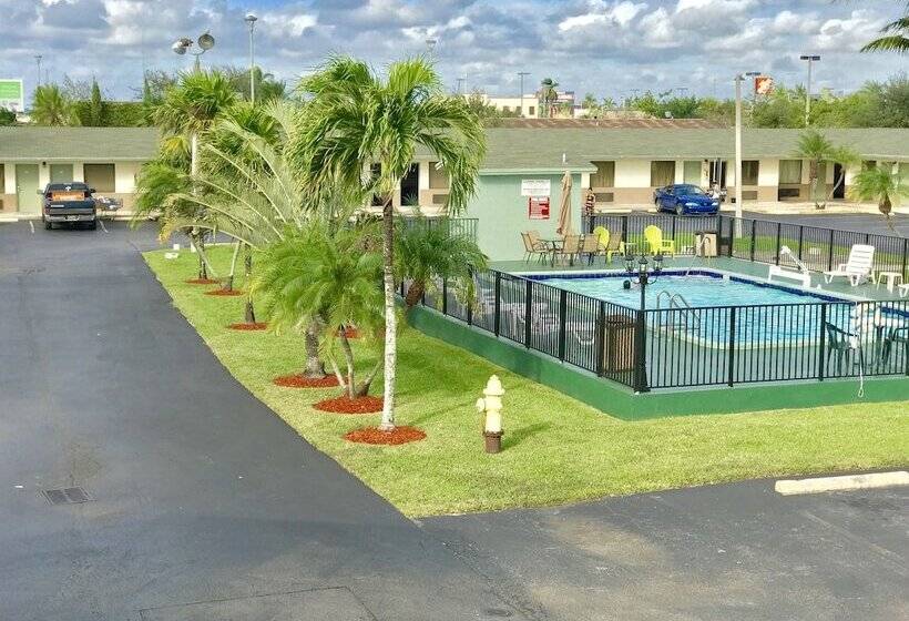 モーテル Budget Host Inn Florida City