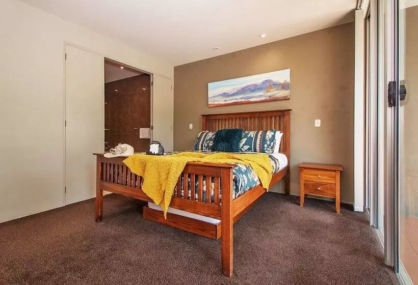 فندق على الطريق Centenary Peaks