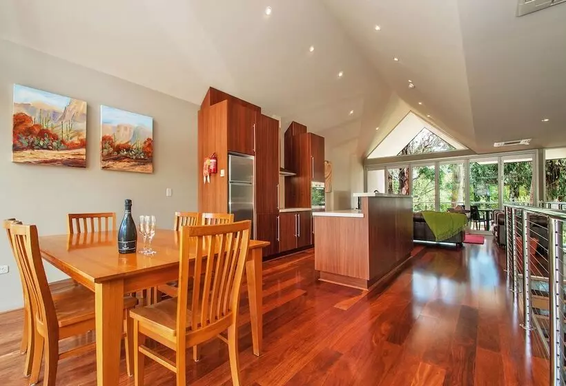 فندق على الطريق Centenary Peaks