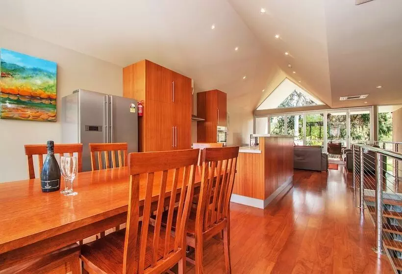 فندق على الطريق Centenary Peaks