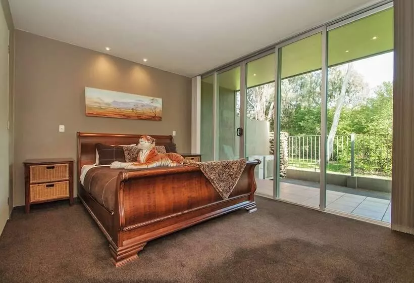 فندق على الطريق Centenary Peaks