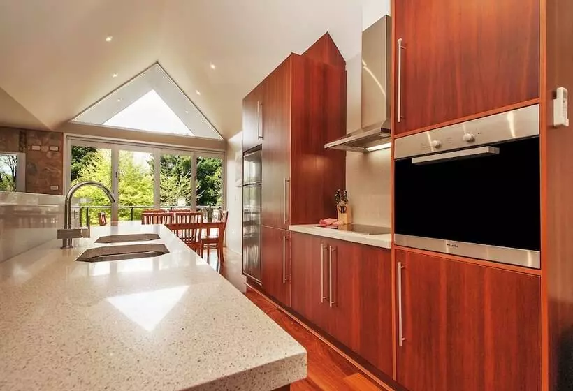 فندق على الطريق Centenary Peaks