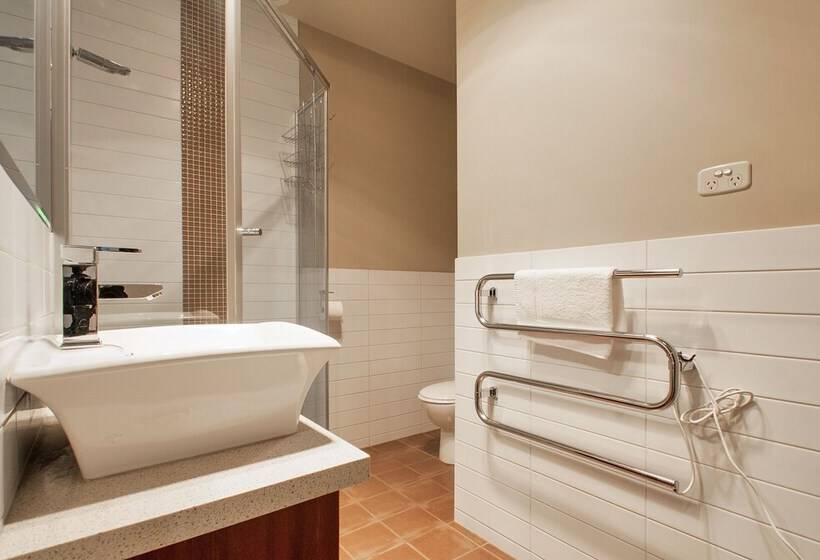 汽车旅馆  Centenary Peaks