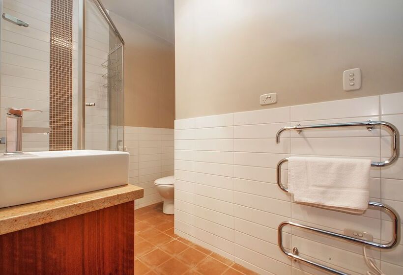 汽车旅馆  Centenary Peaks