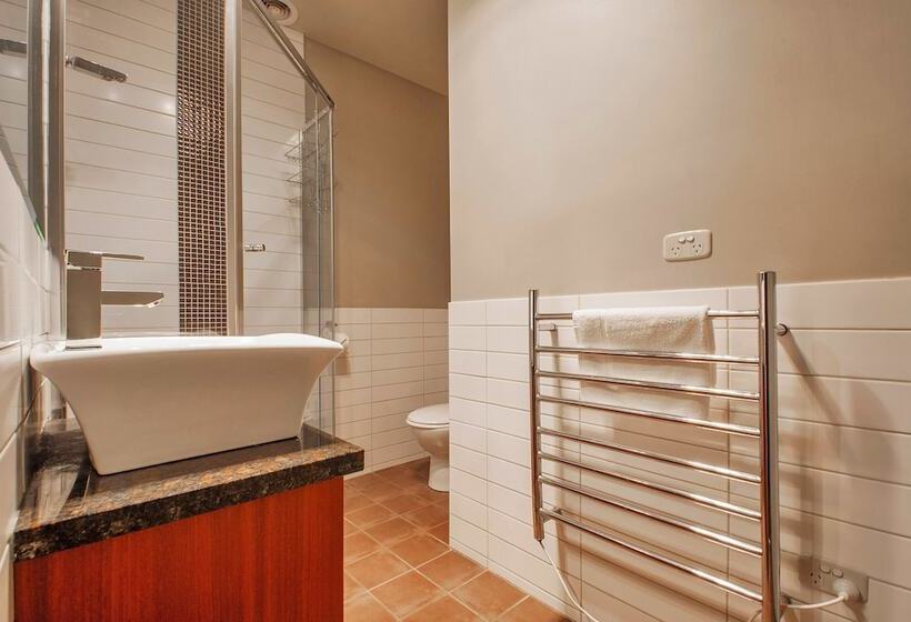 汽车旅馆  Centenary Peaks