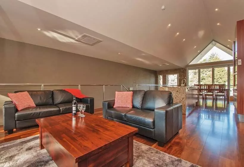 فندق على الطريق Centenary Peaks