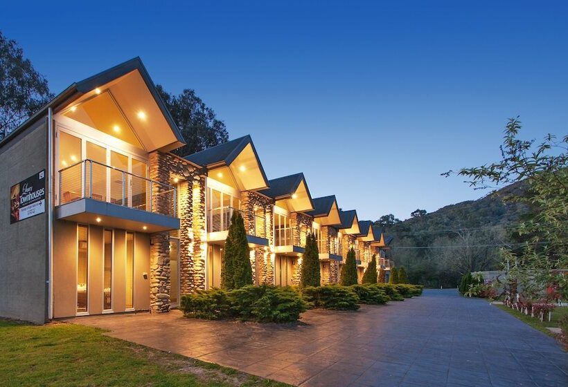 汽车旅馆  Centenary Peaks