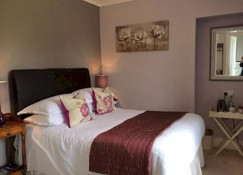 Majatalo West Vale Country House