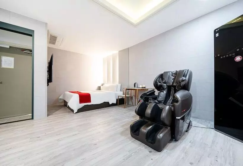 Gimje Toms Drive In Self Check In Motel