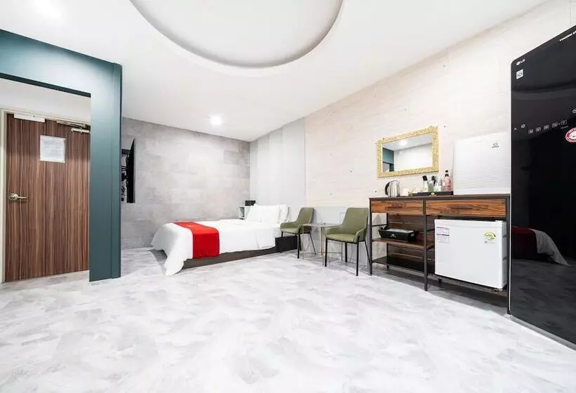 Gimje Toms Drive In Self Check In Motel