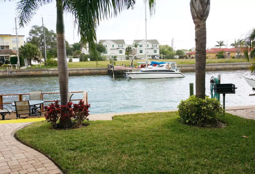 Coconut Villas Of Dunedin