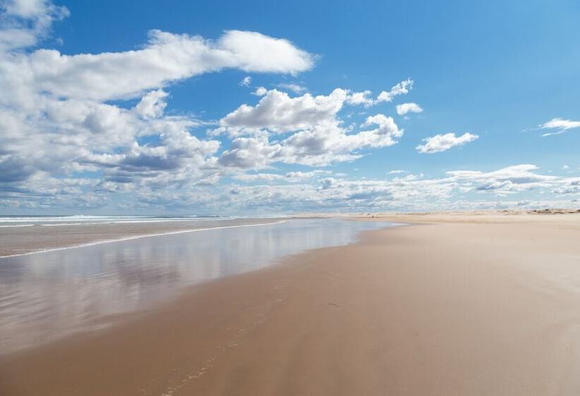 فندق Birubi Beach Holiday Park