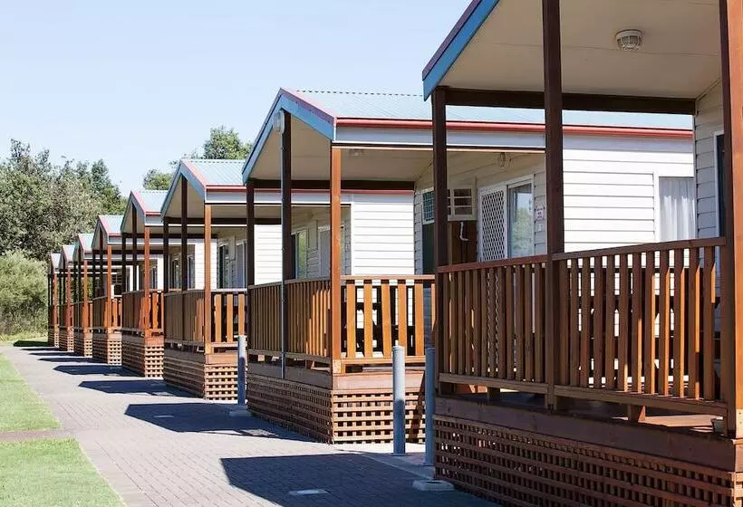 Отель Birubi Beach Holiday Park