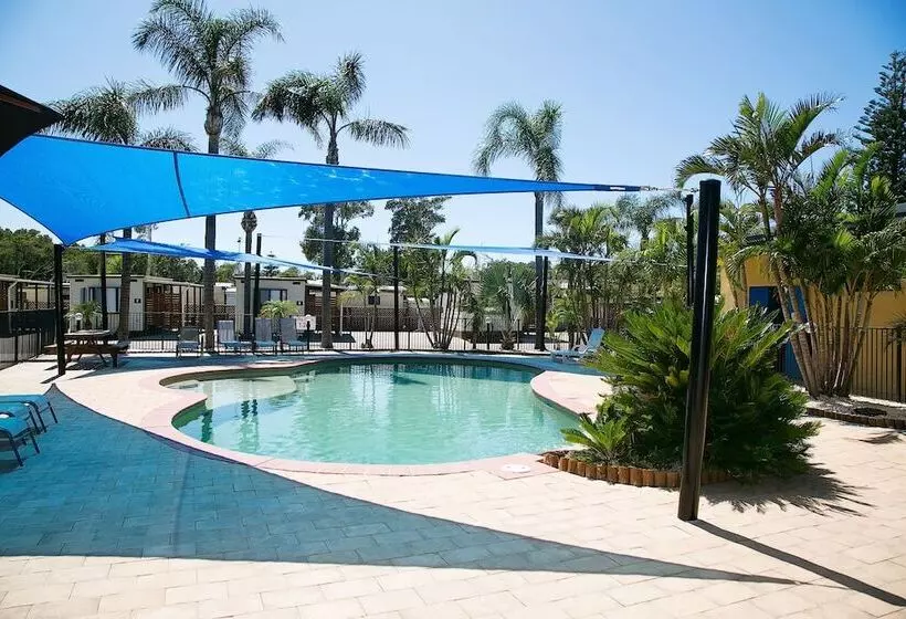 Отель Birubi Beach Holiday Park