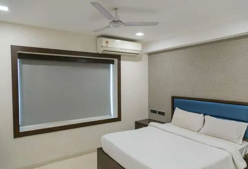 Hotelli Ginger Ahmedabad Satellite