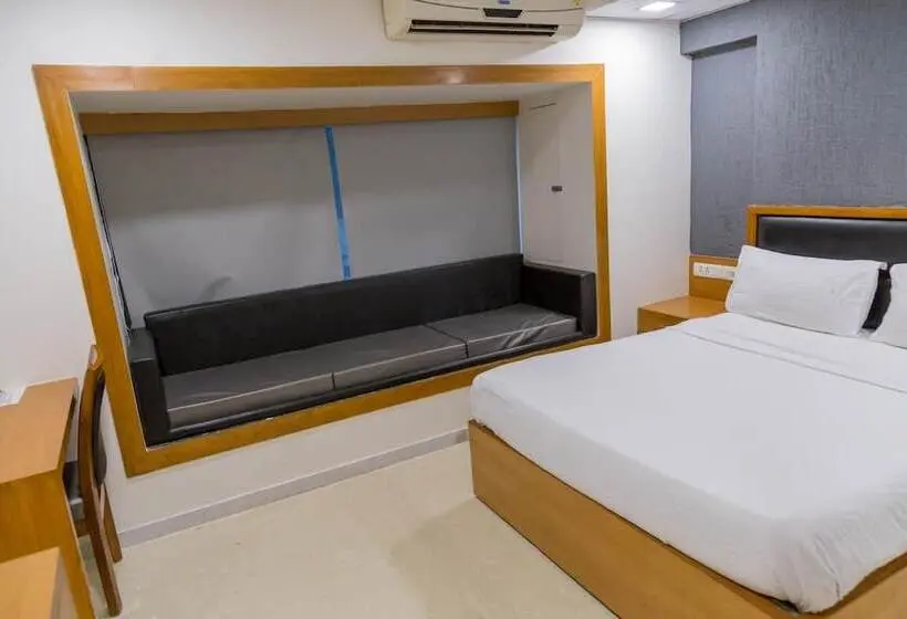 Hotelli Ginger Ahmedabad Satellite