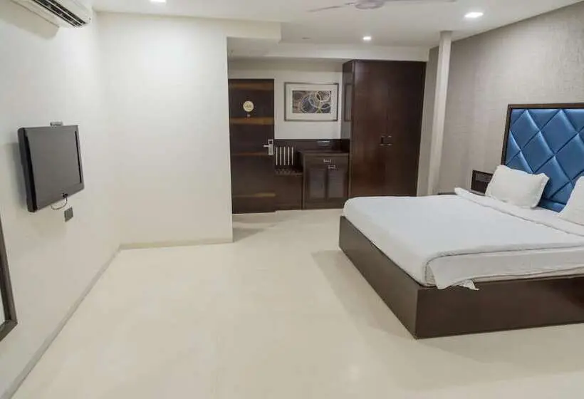 Hotelli Ginger Ahmedabad Satellite