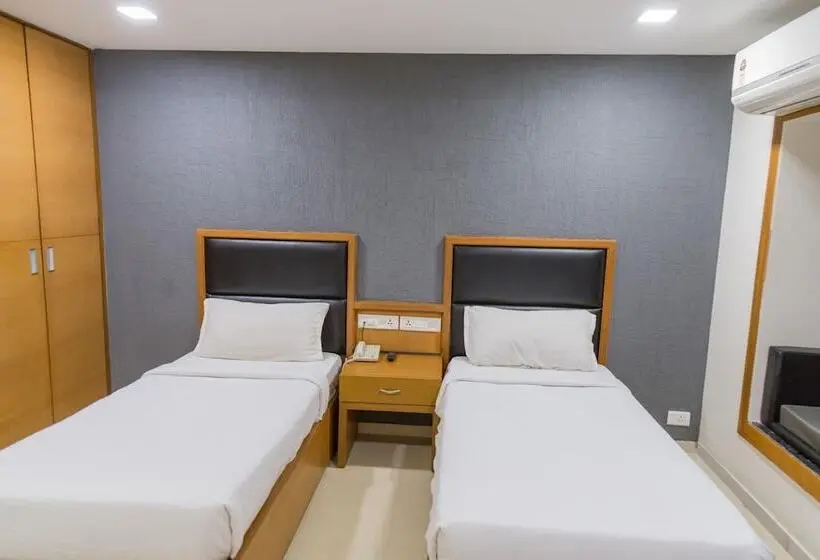 Hotelli Ginger Ahmedabad Satellite