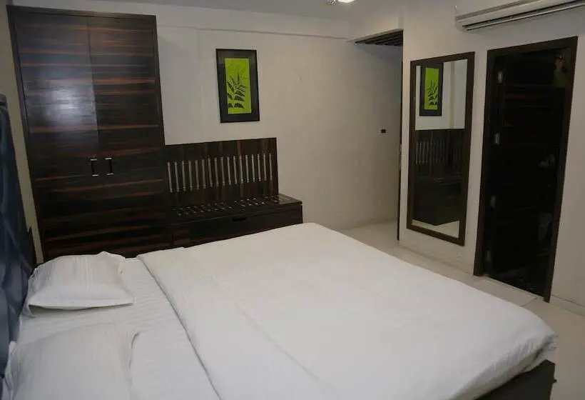 Hotelli Ginger Ahmedabad Satellite