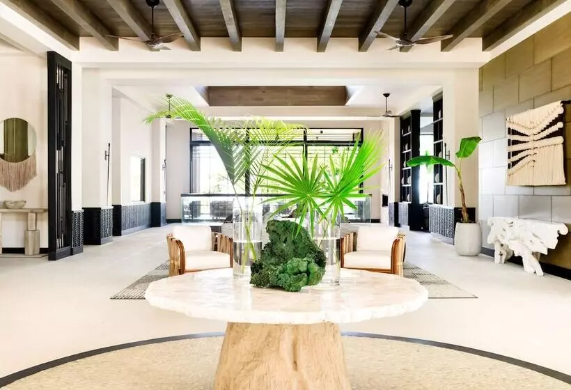 هتل Kimpton Grand Roatan Resort And Spa