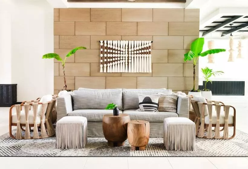 هتل Kimpton Grand Roatan Resort And Spa