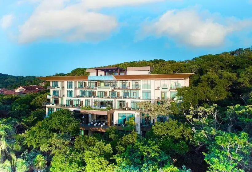 هتل Kimpton Grand Roatan Resort And Spa