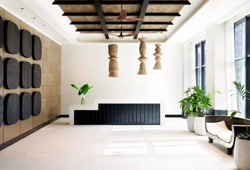 هتل Kimpton Grand Roatan Resort And Spa