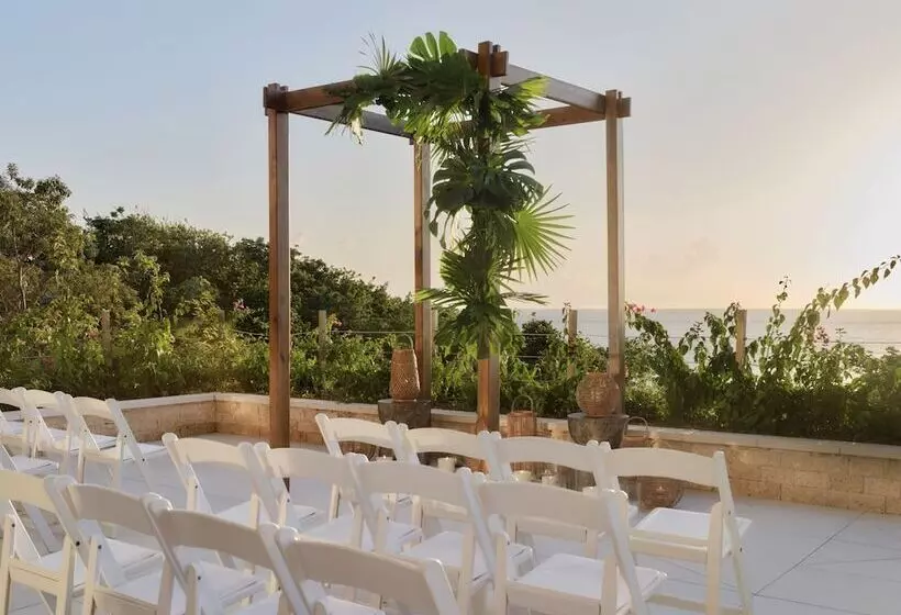 هتل Kimpton Grand Roatan Resort And Spa