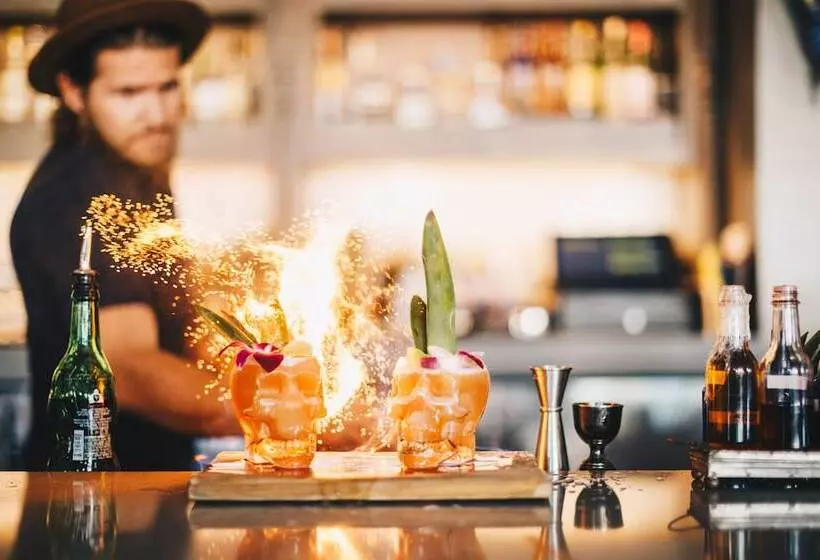 هتل Kimpton Grand Roatan Resort And Spa