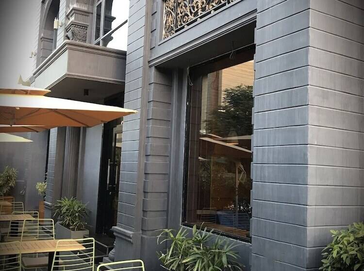 فندق Kings Corner