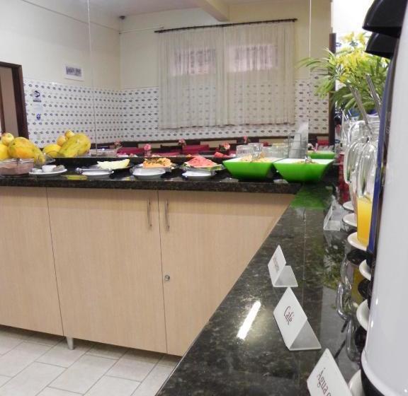 فندق Meridiano V