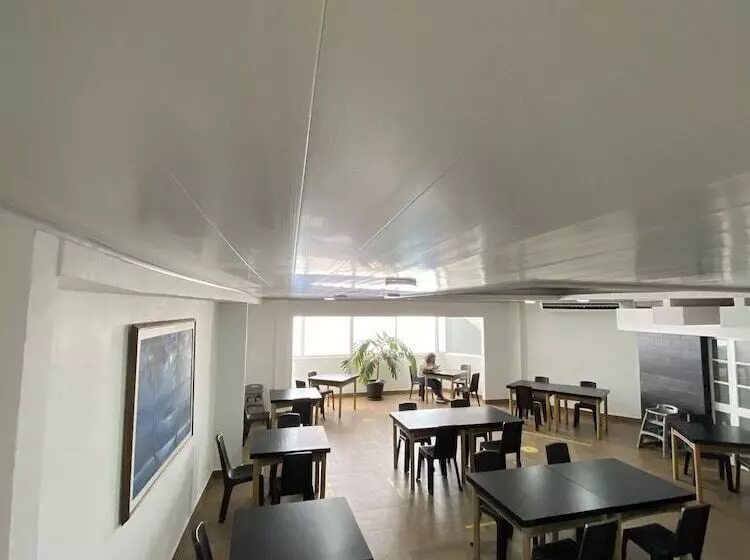 호텔 On Vacation Coral Flower