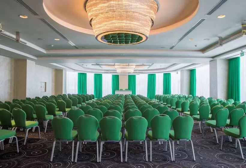 ホテル Park Inn By Radisson Istanbul Ataturk Airport