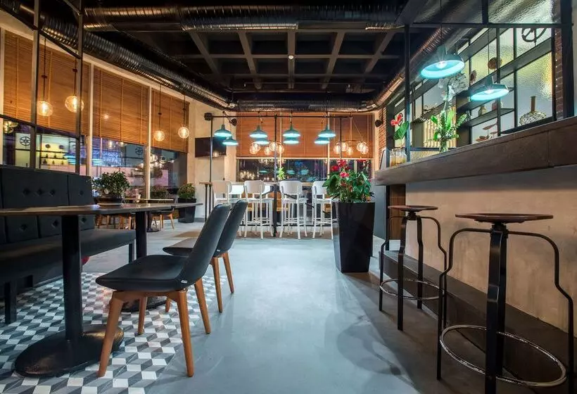 ホテル Park Inn By Radisson Istanbul Ataturk Airport