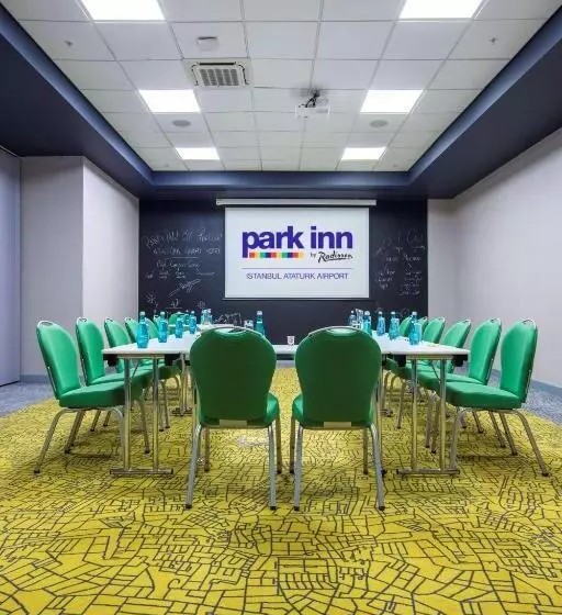 ホテル Park Inn By Radisson Istanbul Ataturk Airport