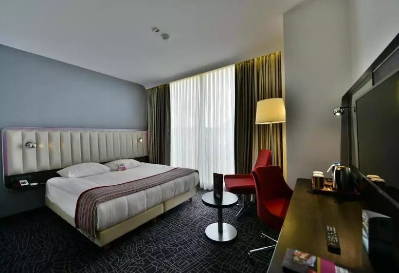 ホテル Park Inn By Radisson Istanbul Ataturk Airport