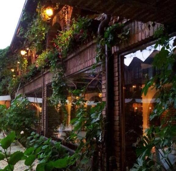 ホテル Restaurant Bujtina E Gjelit