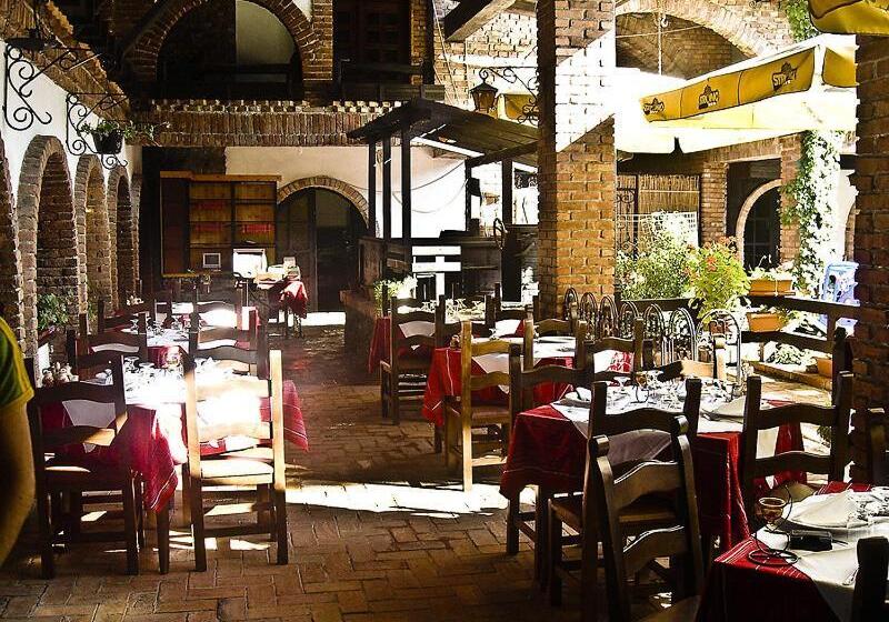 ホテル Restaurant Bujtina E Gjelit