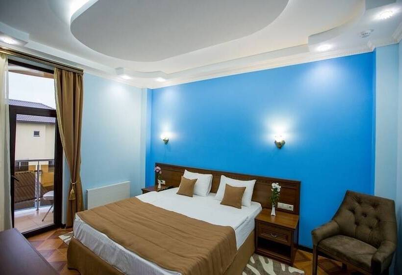 فندق Shine House